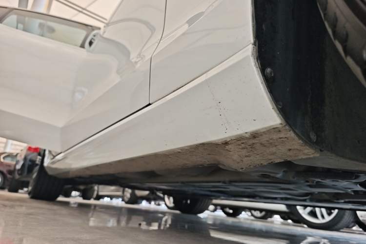 Used Volvo S60 2022 B4 Zhiyuan Luxury Edition Right Side Sill