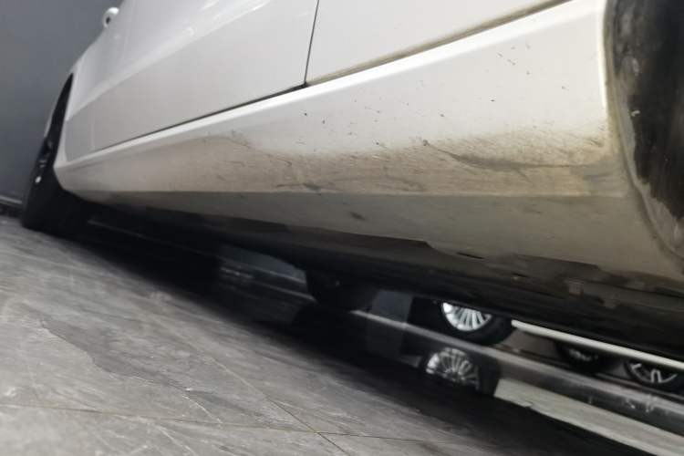 Used Volvo S60 2022 B4 Zhiyi Luxury Edition Right Side Sill