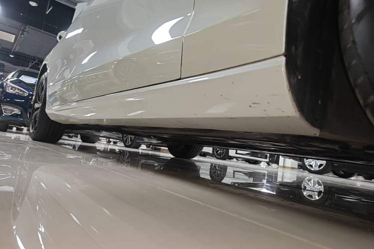Used Volvo S60 2022 B4 Zhiyi Luxury Edition Right Side Sill