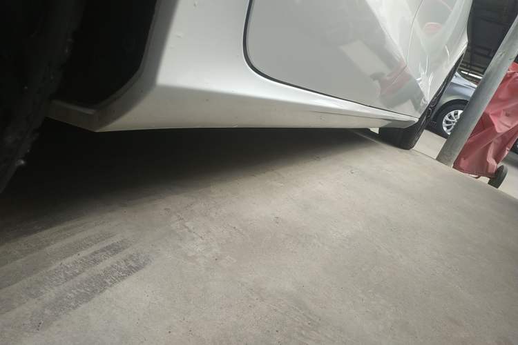 Used Volvo S60 2022 B4 Zhiyi Luxury Edition Right Side Sill