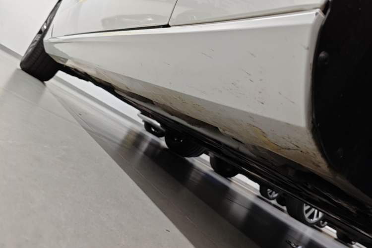 Used Volvo S60 2022 B4 Zhiyuan Luxury Edition Right Side Sill
