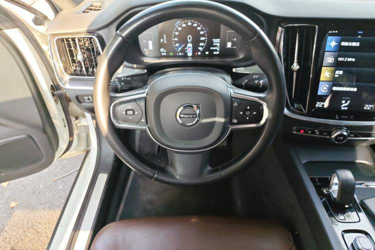 Used Volvo S60 2022 B4 Zhiyi Luxury Edition Steering Wheel