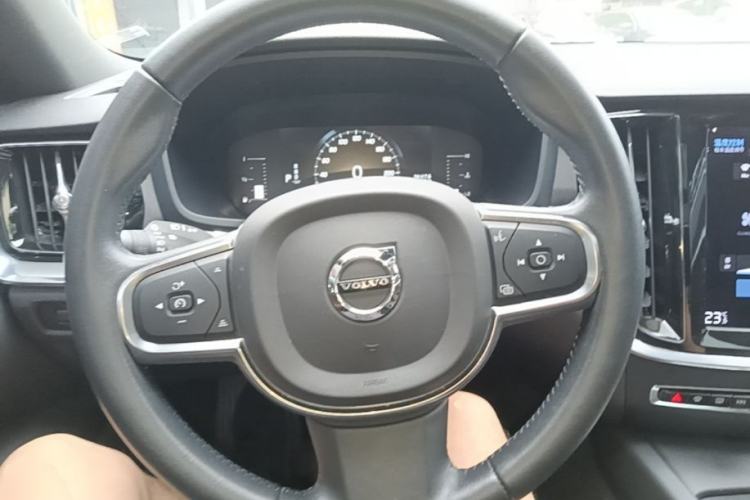 Used Volvo S60 2022 B4 Zhiyi Luxury Edition Steering Wheel