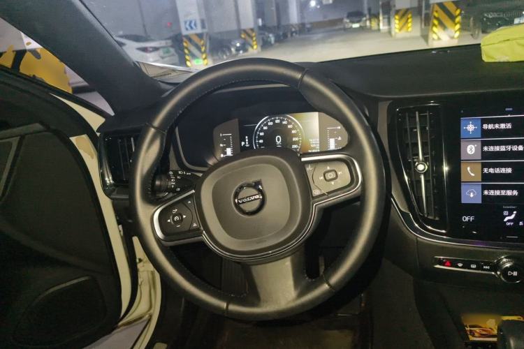 Used Volvo S60 2022 B4 Zhiyi Luxury Edition Steering Wheel