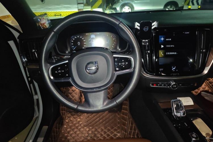 Used Volvo S60 2022 B4 Zhiyuan Luxury Edition Steering Wheel