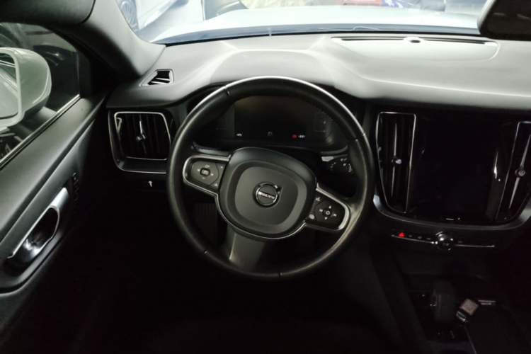 Used Volvo S60 2022 B4 Zhiyi Luxury Edition Steering Wheel