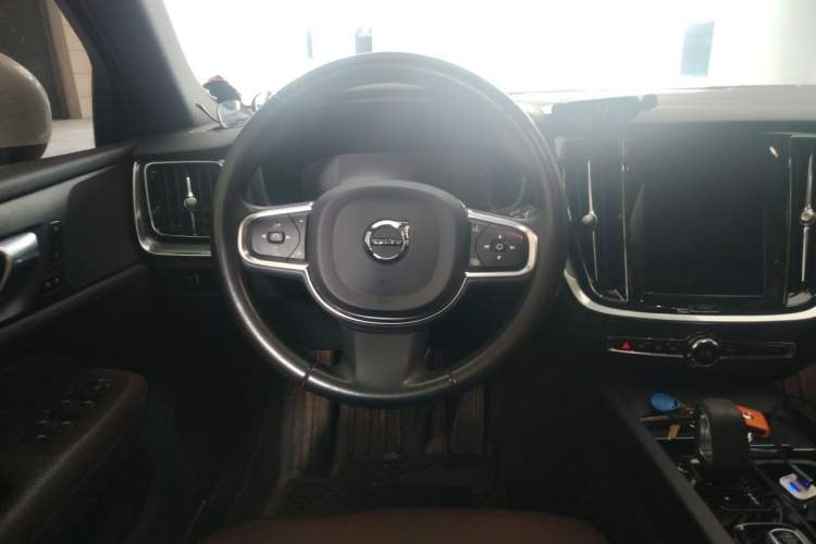 Used Volvo S60 2022 B4 Zhiyi Luxury Edition Steering Wheel