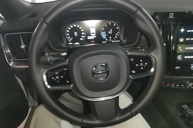 Used Volvo S60 2022 B4 Zhiyuan Luxury Edition Steering Wheel