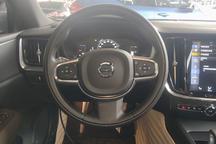 Used Volvo S60 2022 B4 Zhiyi Luxury Edition Steering Wheel
