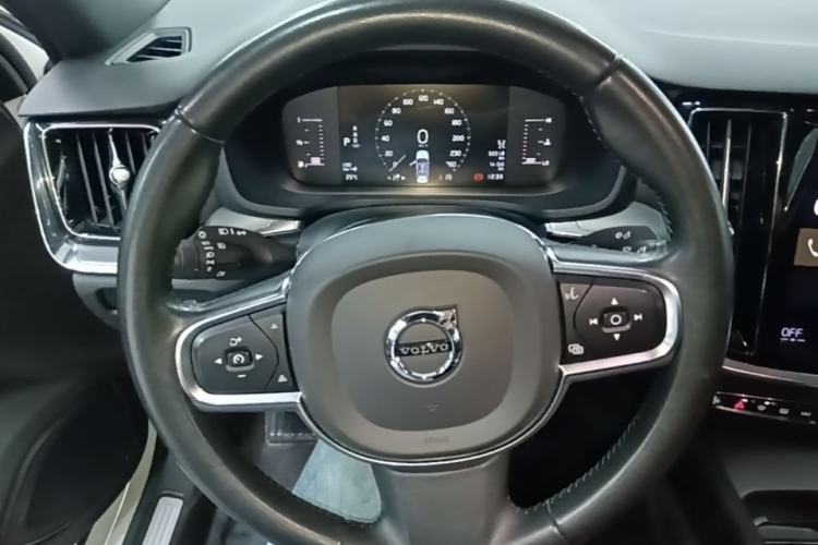 Used Volvo S60 2022 B4 Zhiyi Luxury Edition Steering Wheel