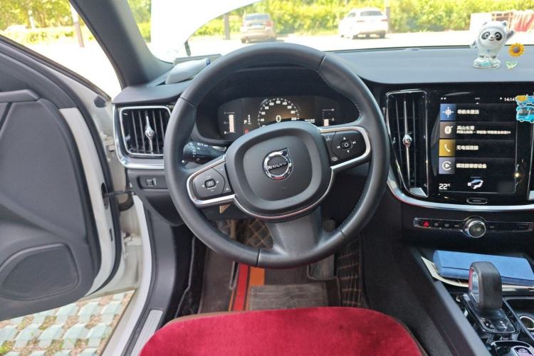 Used Volvo S60 2022 B4 Zhiyi Luxury Edition Steering Wheel