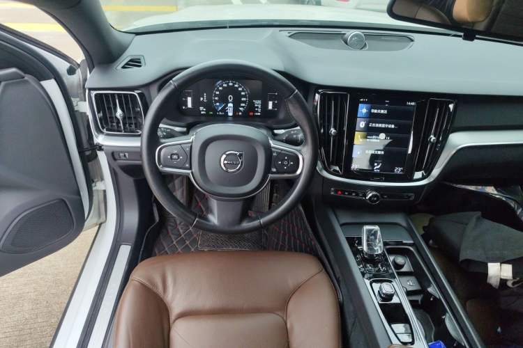 Used Volvo S60 2022 B4 Zhiyi Luxury Edition Steering Wheel