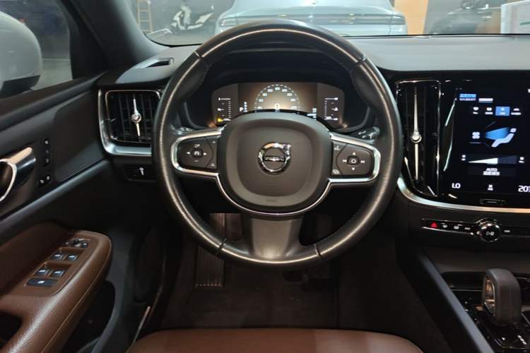 Used Volvo S60 2022 B4 Zhiyi Luxury Edition Steering Wheel