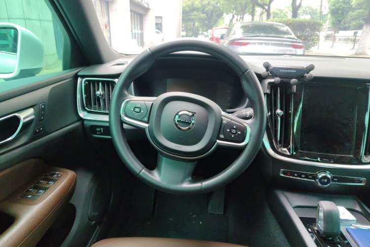 Used Volvo S60 2022 B4 Zhiyi Luxury Edition Steering Wheel