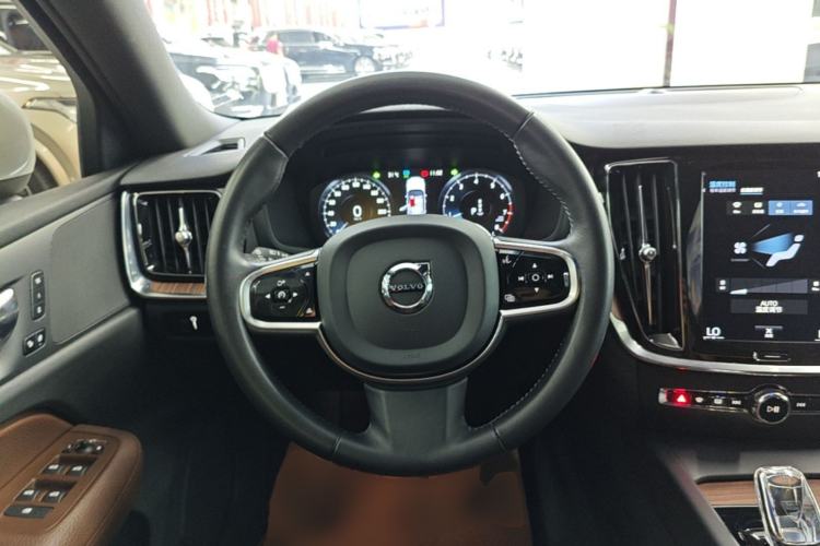 Used Volvo S60 2022 B4 Zhiyuan Luxury Edition Steering Wheel
