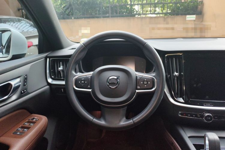 Used Volvo S60 2022 B4 Zhiyi Luxury Edition Steering Wheel