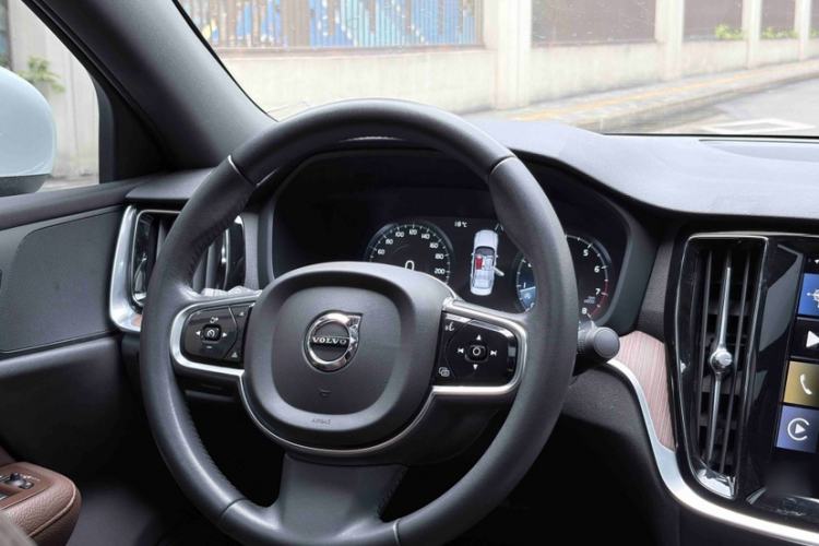 Used Volvo S60 2022 B4 Zhiyuan Luxury Edition Steering Wheel