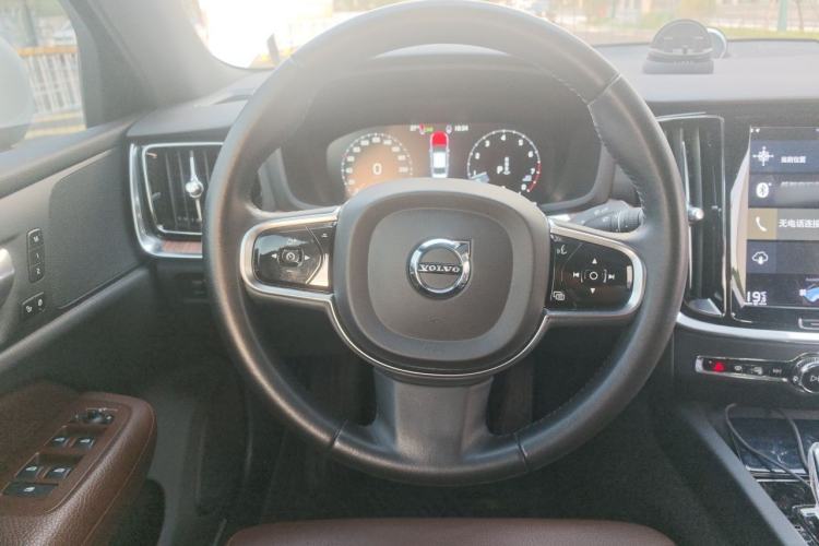 Used Volvo S60 2022 B4 Zhiyuan Luxury Edition Steering Wheel