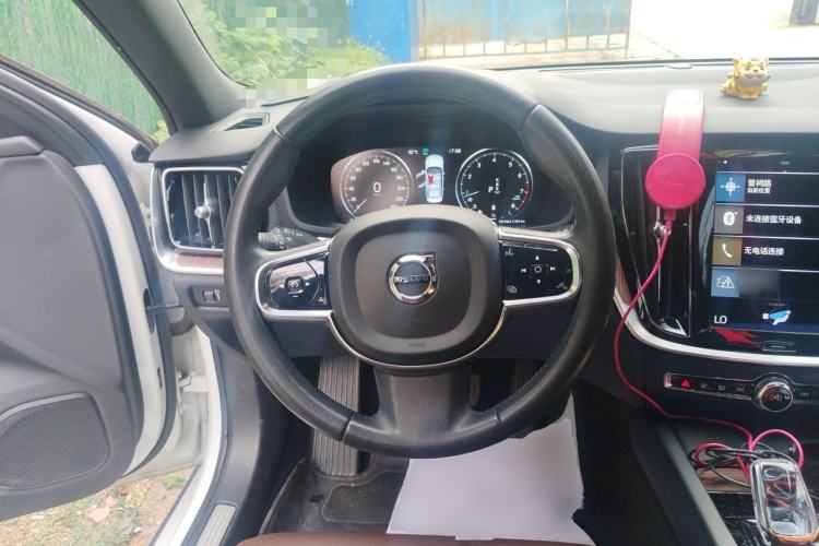 Used Volvo S60 2022 B4 Zhiyuan Luxury Edition Steering Wheel