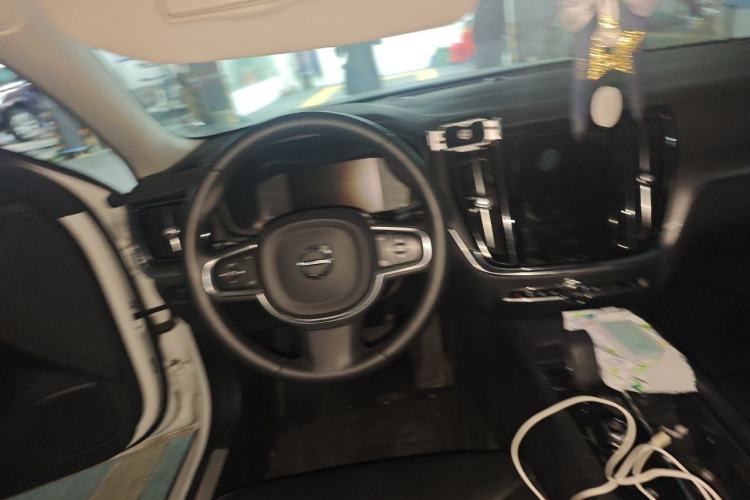 Used Volvo S60 2022 B3 Smart Drive Luxury Edition Steering Wheel