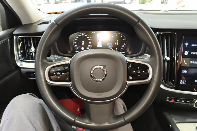 Used Volvo S60 2022 B4 Zhiyuan Luxury Edition Steering Wheel