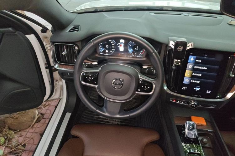 Used Volvo S60 2022 B4 Zhiyuan Luxury Edition Steering Wheel