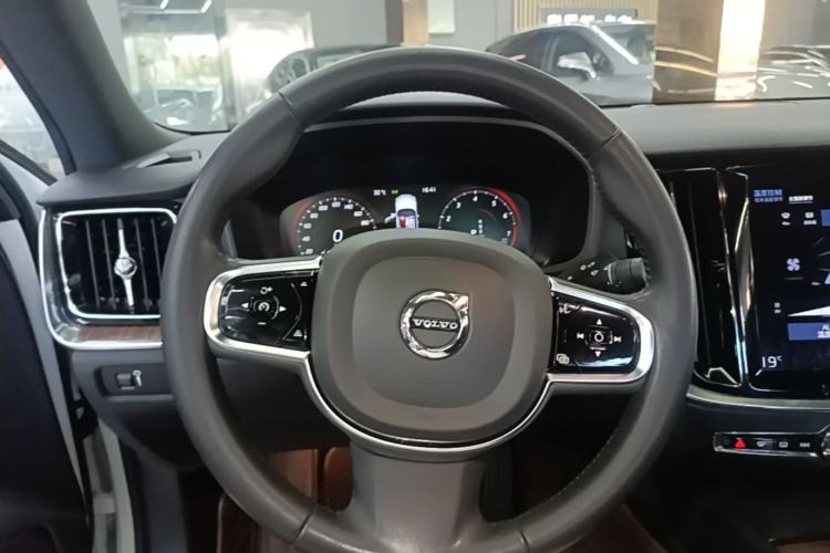 Used Volvo S60 2022 B4 Zhiyuan Luxury Edition Steering Wheel