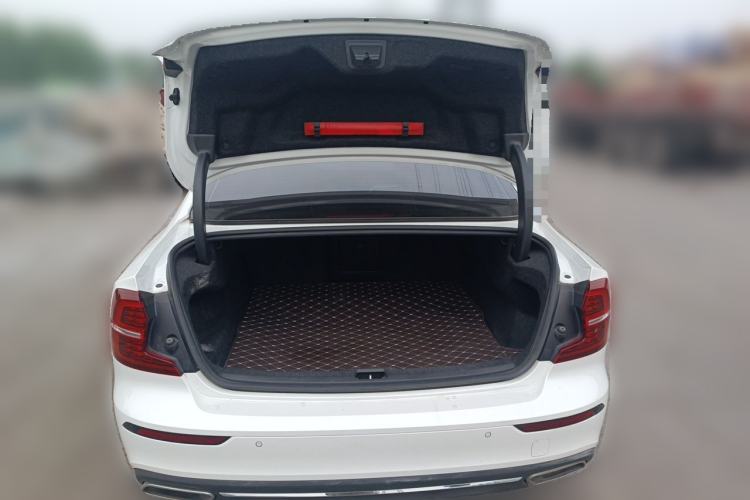 Used Volvo S60 2022 B4 Zhiyi Luxury Edition Trunk