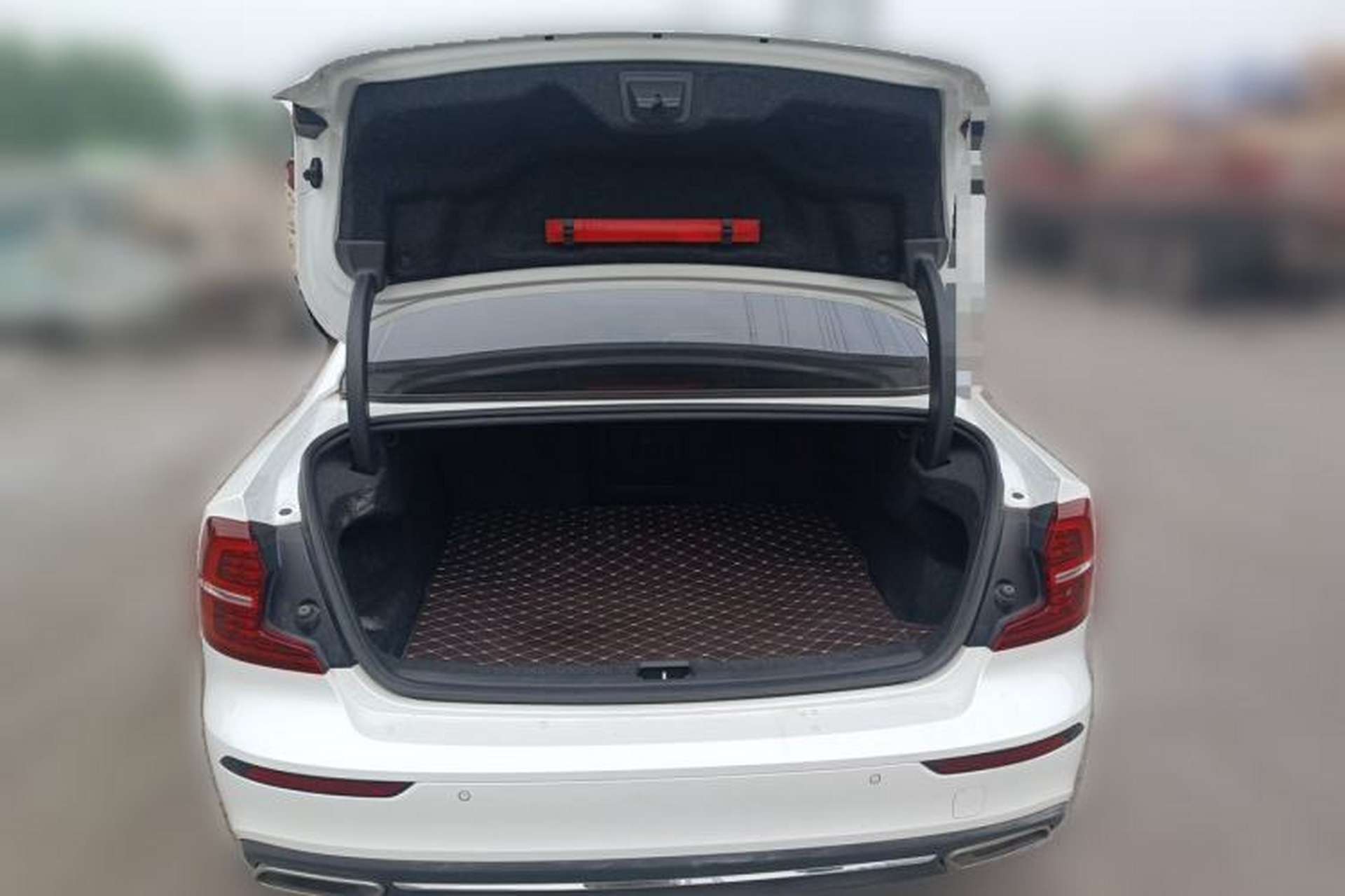 Used Volvo S60 2022 B4 Zhiyi Luxury Edition Trunk