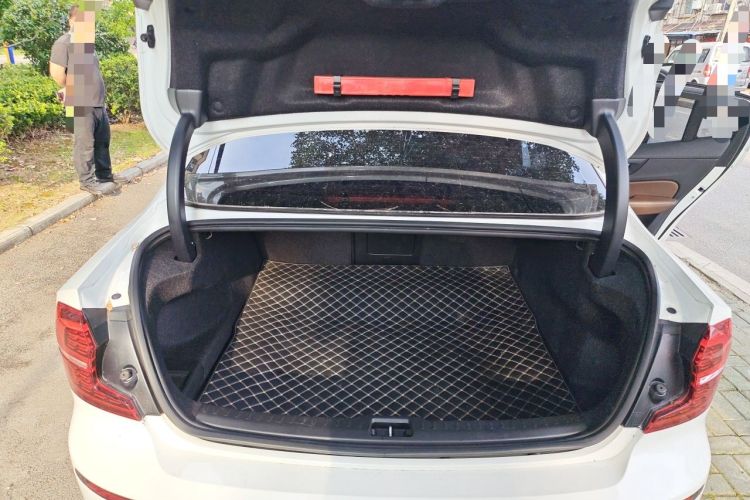 Used Volvo S60 2022 B4 Zhiyi Luxury Edition Trunk