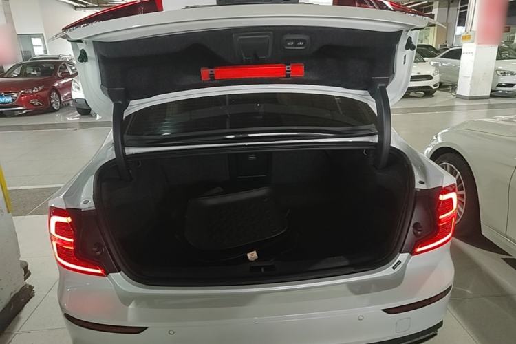 Used Volvo S60 2022 B4 Zhiyuan Luxury Edition Trunk