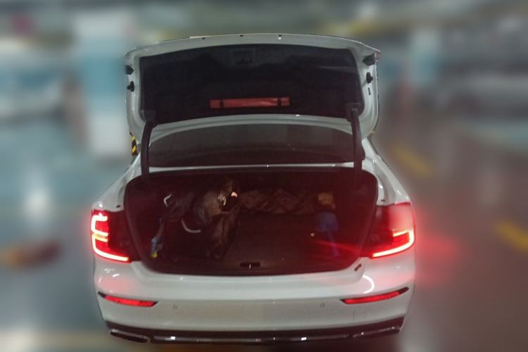 Used Volvo S60 2022 B4 Zhiyuan Luxury Edition Trunk