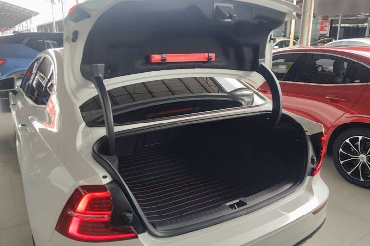 Used Volvo S60 2022 B4 Zhiyi Luxury Edition Trunk