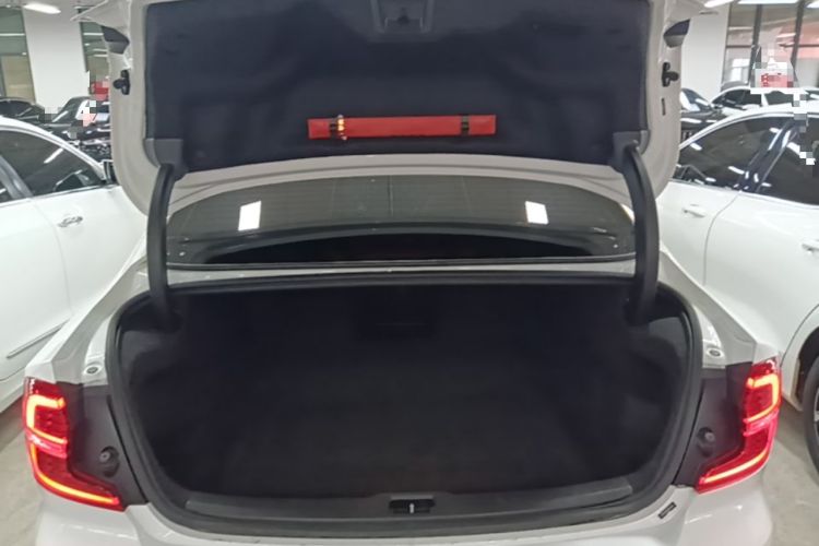 Used Volvo S60 2022 B4 Zhiyi Luxury Edition Trunk