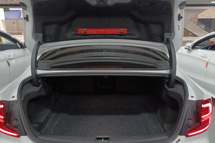 Used Volvo S60 2022 B4 Zhiyi Luxury Edition Trunk