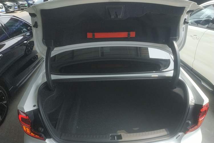 Used Volvo S60 2022 B4 Zhiyi Luxury Edition Trunk