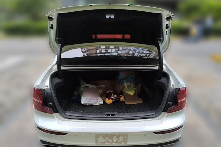 Used Volvo S60 2022 B4 Zhiyi Luxury Edition Trunk
