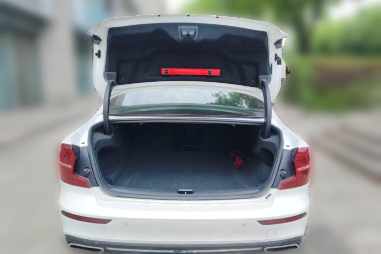 Used Volvo S60 2022 B4 Zhiyi Luxury Edition Trunk