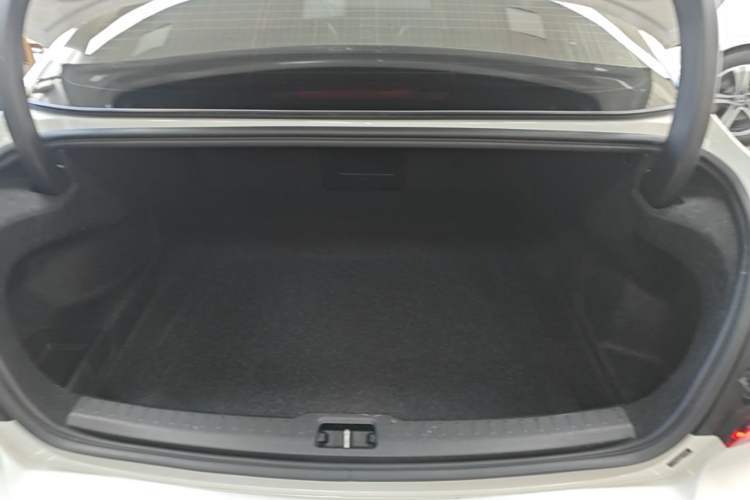 Used Volvo S60 2022 B4 Zhiyuan Luxury Edition Trunk