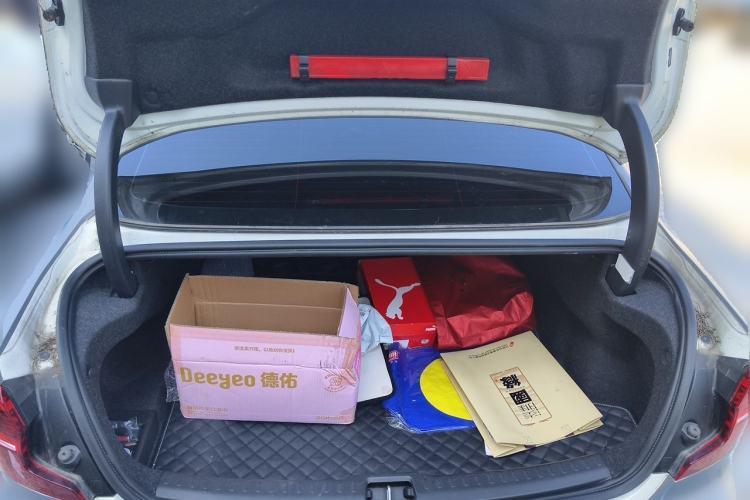 Used Volvo S60 2022 B4 Zhiyuan Sport Edition Trunk