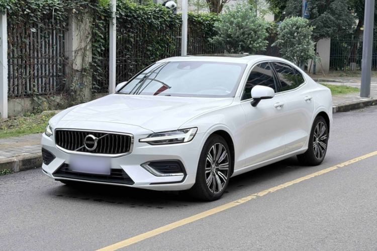 Used Volvo S60 2022 B4 Zhiyuan Luxury Edition Guazi used car, China used car export, Used car for sale, Used  cars, Cheapest cars for sale