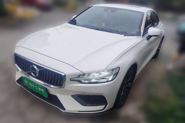Used Volvo S60 2022 B4 Zhiyuan Luxury Edition