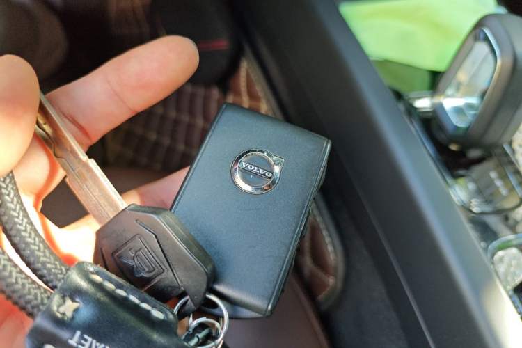 Used Volvo S60 2022 B4 Zhiyi Luxury Edition Vehicle Key