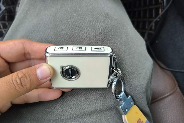 Used Volvo S60 2022 B4 Zhiyi Luxury Edition Vehicle Key