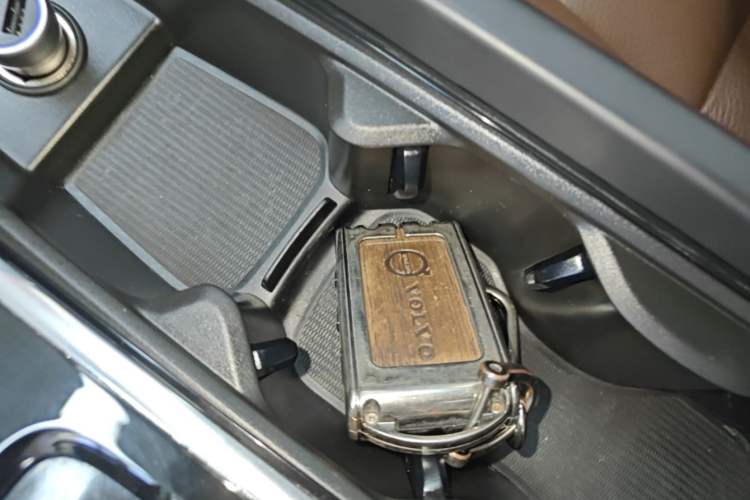 Used Volvo S60 2022 B4 Zhiyuan Luxury Edition Vehicle Key