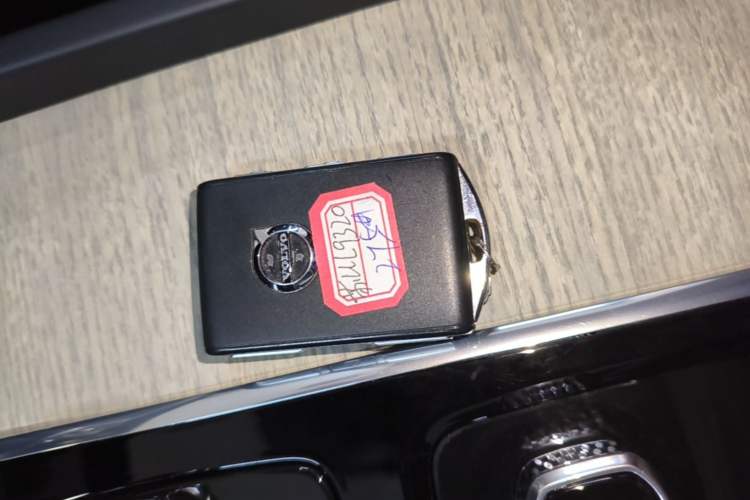 Used Volvo S60 2022 B4 Zhiyuan Luxury Edition Vehicle Key