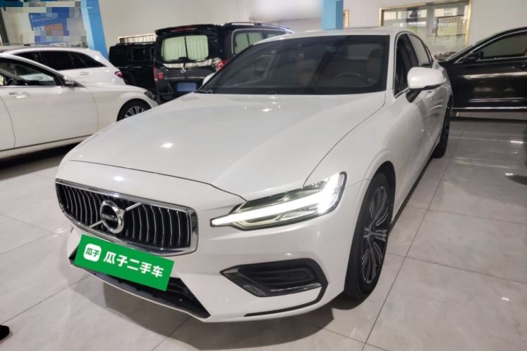 Used Volvo S60 2022 B4 Zhiyuan Luxury Edition Guazi used car, China used car export, Used car for sale, Used  cars, Cheapest cars for sale