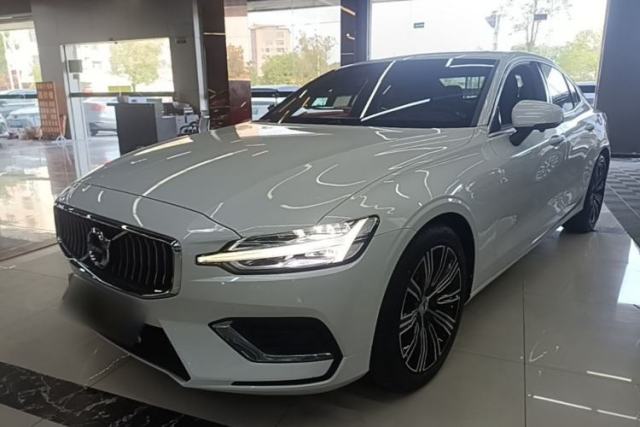 Used Volvo S60 2022 B4 Zhiyuan Luxury Edition