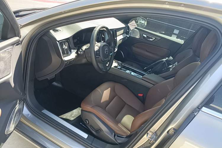 Used Volvo S60 2022 B4 Zhiyi Luxury Edition Driver Seat