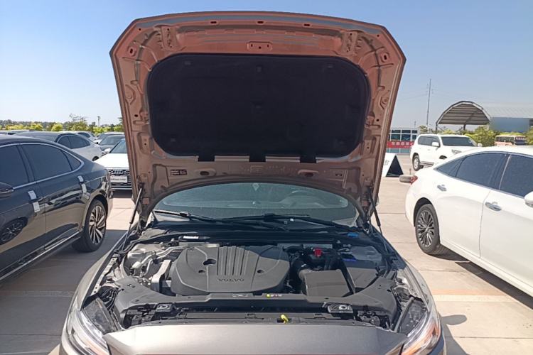 Used Volvo S60 2022 B4 Zhiyi Luxury Edition Engine Bay